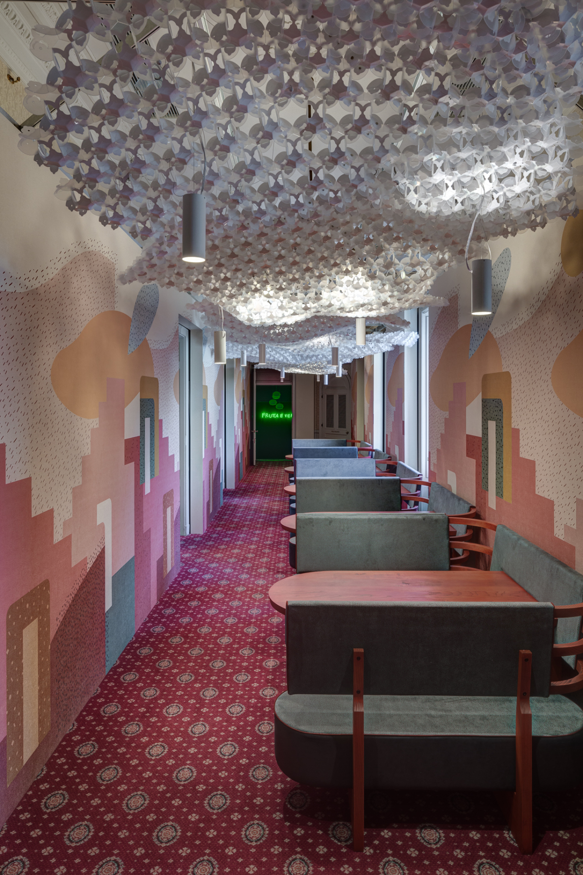 14 - Corridoio ristorante 1